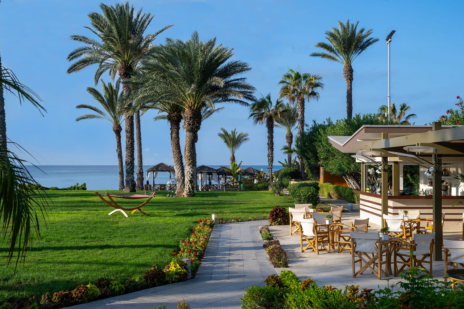 4 ASIMINA SUITES HOTEL - GARDEN BAR