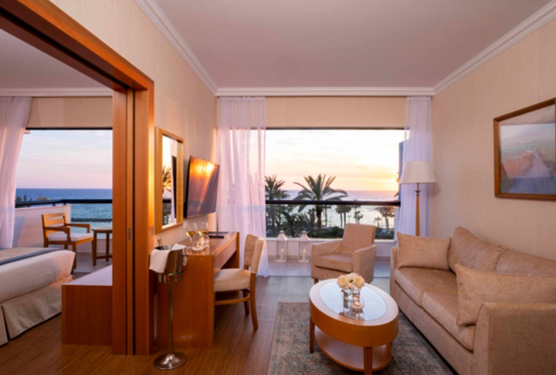 20-NEW-ASIMINA-SUITES-HOTEL-DELUXE-SUPERIOR-ONE-BEDROOM-SUITES-FRONT-SEA-VIEW-3-600x400-b