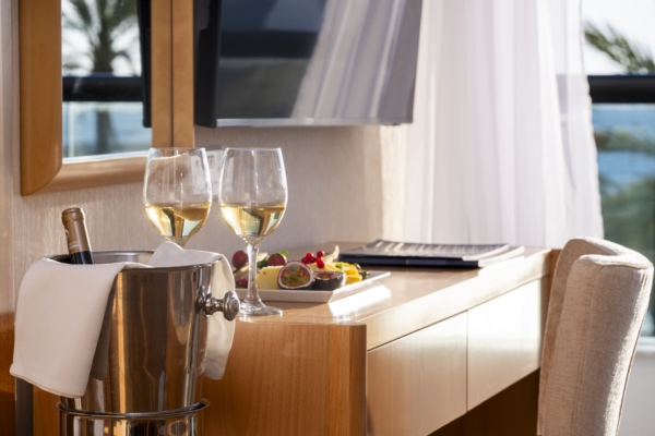 54.2 ASIMINA SUITES HOTEL DELUXE SUPERIOR ONE BEDROOM SUITE